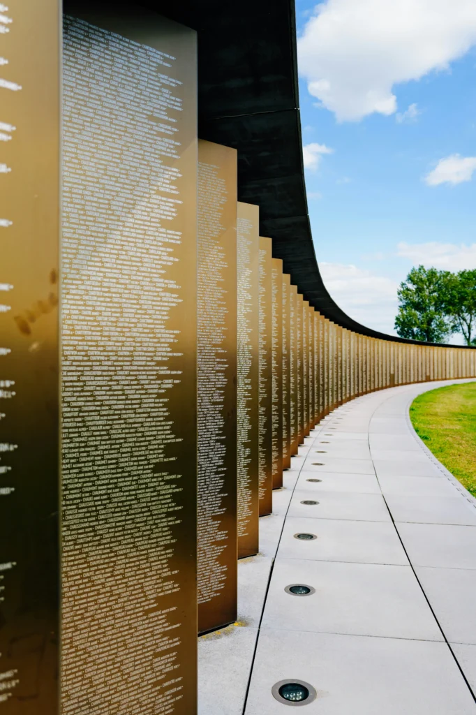 traveling vietnam memorial wall
