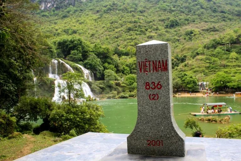 Ban Gioc Waterfall and the Vietnam border marker in Cao Bang province