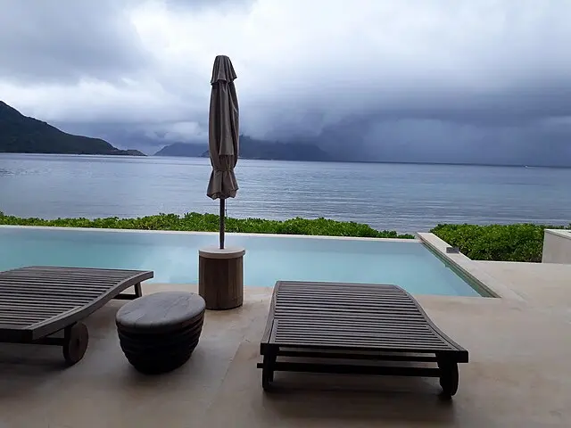 Vietnam - Beach_view_from_Six_Senses_Resort_in_Côn_Đảo